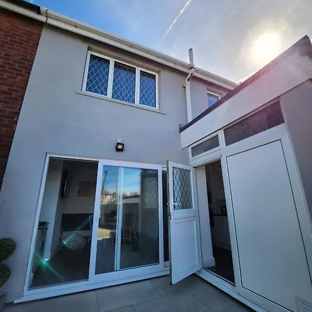 Delightful Newly Renovated 3-Bed House With Garden Beach Hut Blackpool Buitenkant foto