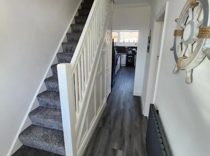 Delightful Newly Renovated 3-Bed House With Garden Beach Hut