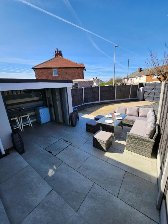 Casa vacanze Delightful Newly Renovated 3-bed House With Garden Hut