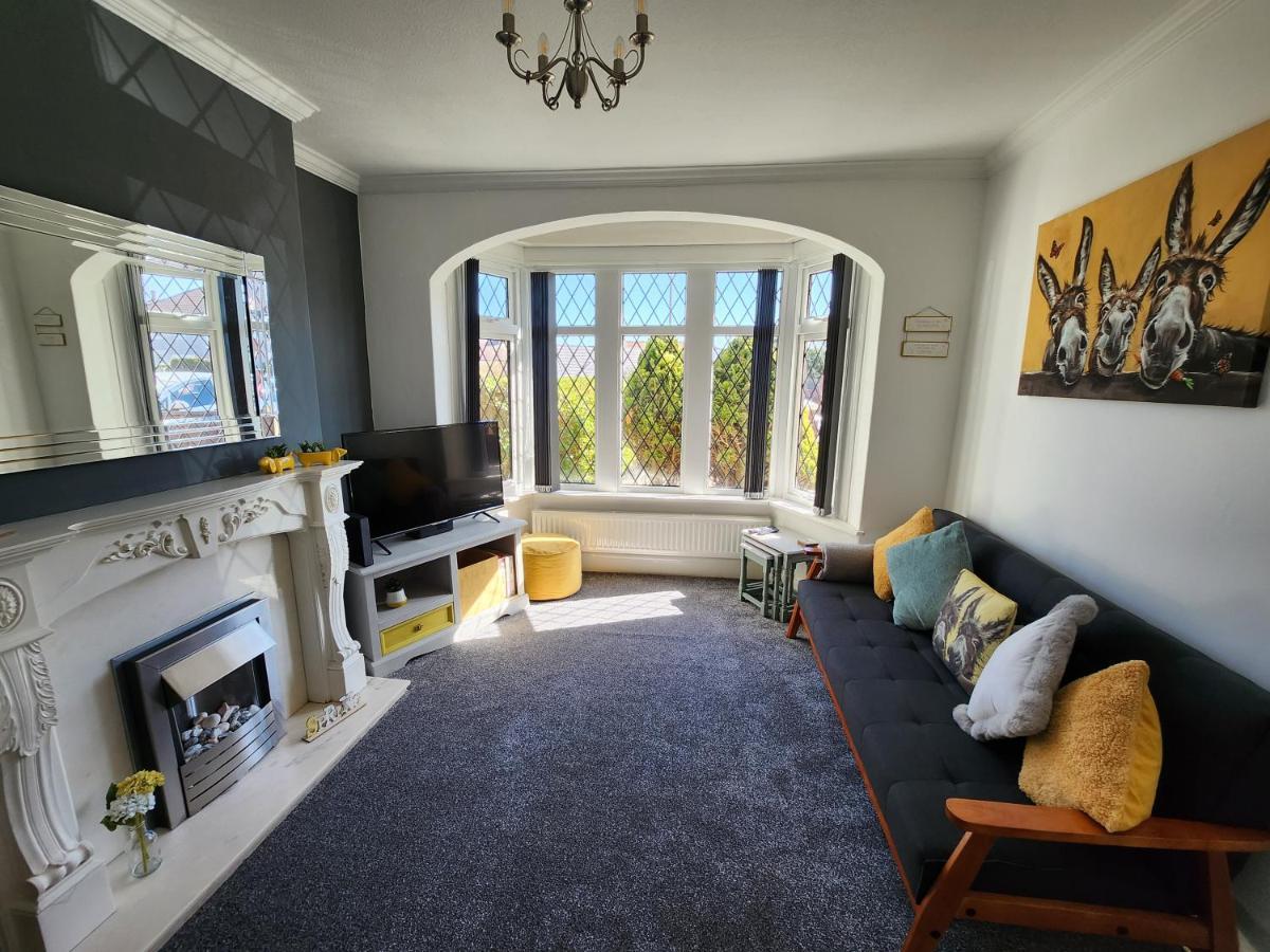 Delightful Newly Renovated 3-bed House With Garden Hut Casa vacanze *