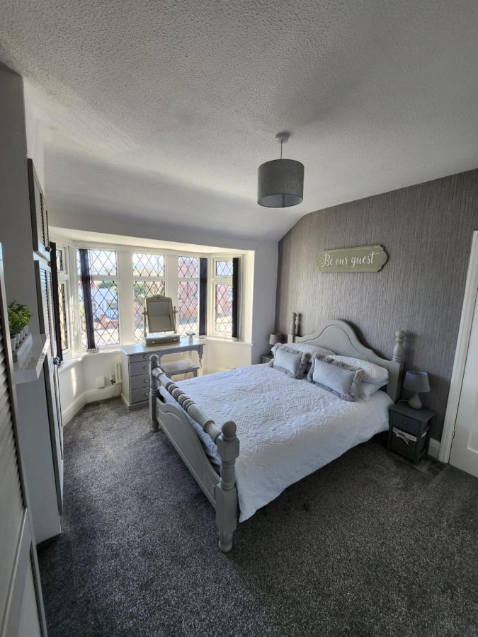 Casa vacanze Delightful Newly Renovated 3-bed House With Garden Hut