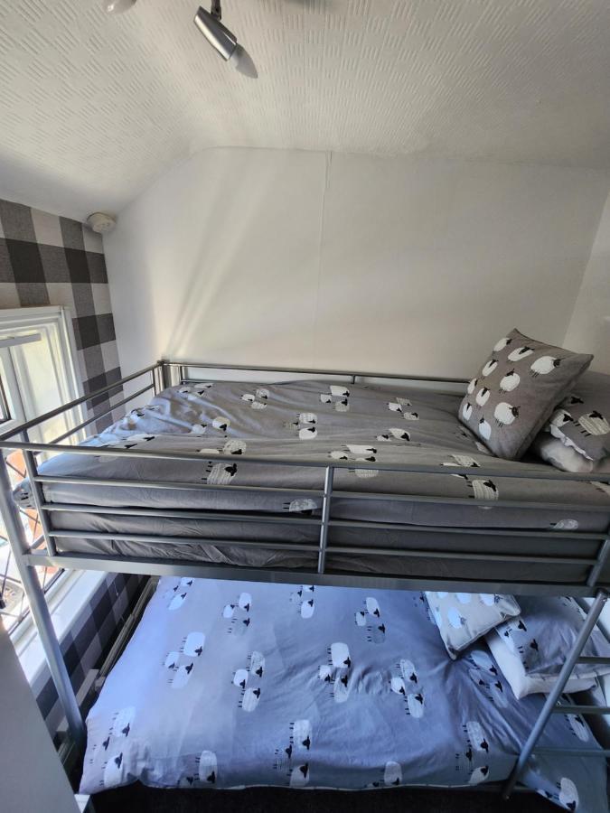 Casa vacanze Delightful Newly Renovated 3-bed House With Garden Hut *