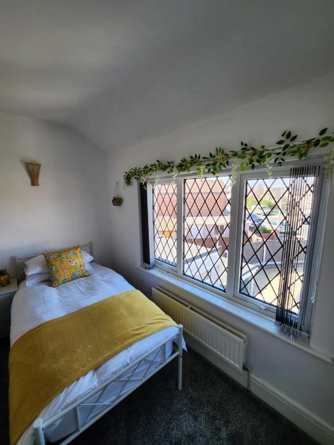Delightful Newly Renovated 3-bed House With Garden Hut Casa vacanze